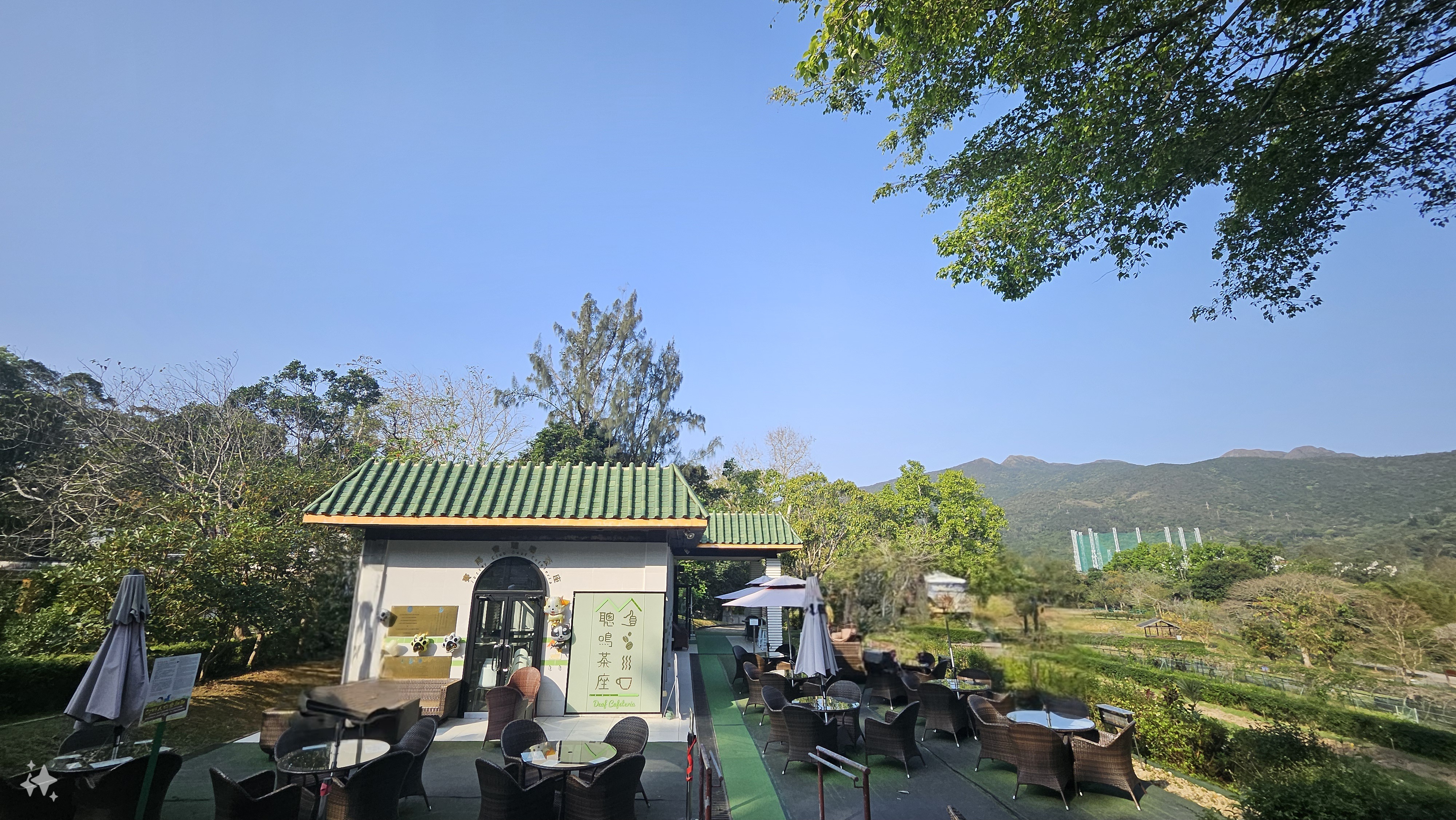 聰鳴茶座溫暖室內景